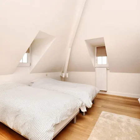 Luxurious Holiday Home In Courtil With Bubble Bath Ferienhaus