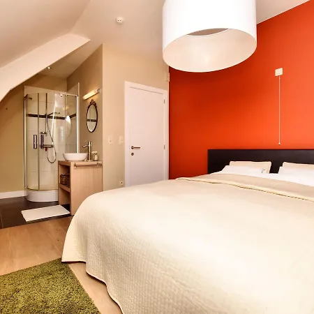 Luxurious Holiday Home In Courtil With Bubble Bath Ferienhaus